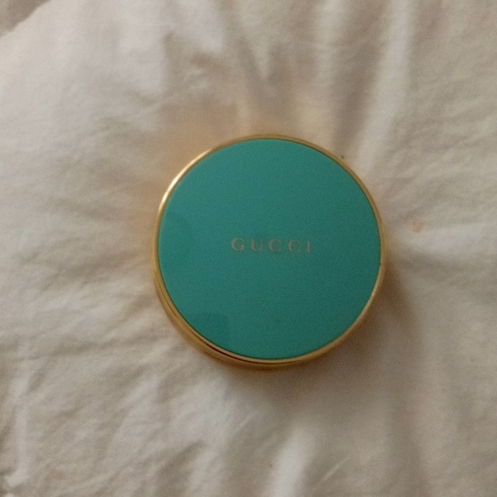 Gucci bronzer new with out box 04